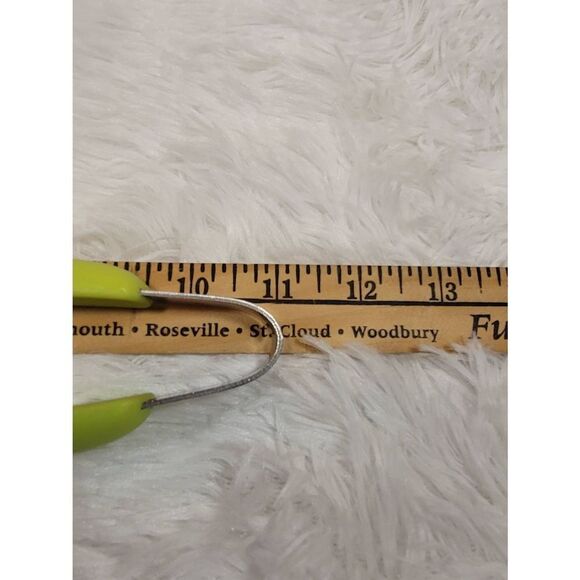 Crofton Chartreuse Tongs - Picture 4 of 4
